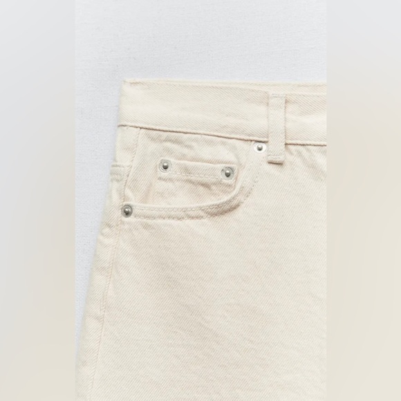 New Zara Mid-Rise Tapered Fit Balloon Jeans - Size 2 and 4 - Picture 4 of 4